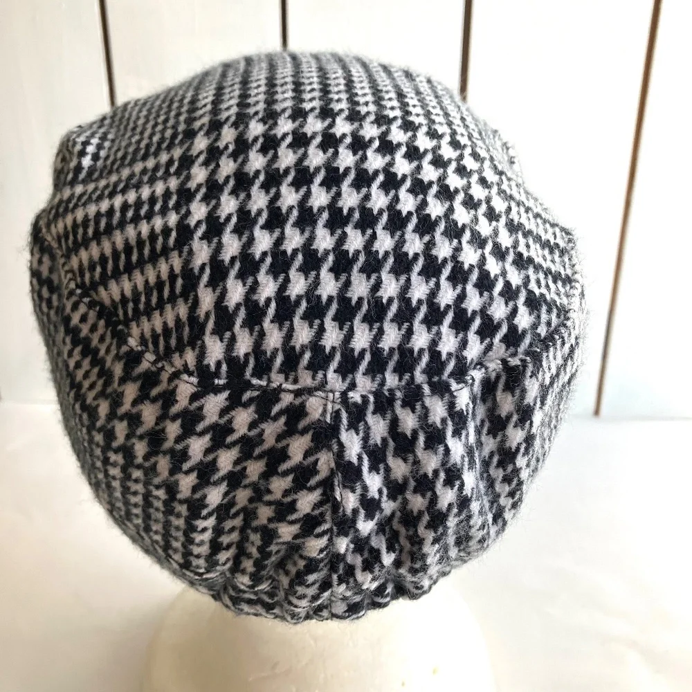 Black Rivet Flat Cabbie Hounds Tooth Black White Cap Hat